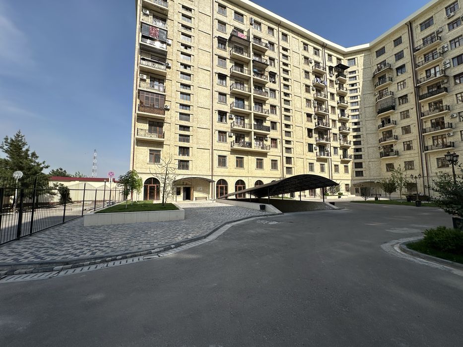 580м² Мирабад — 2 линия, Вход со двора, парковка 10 авто своя Терраса