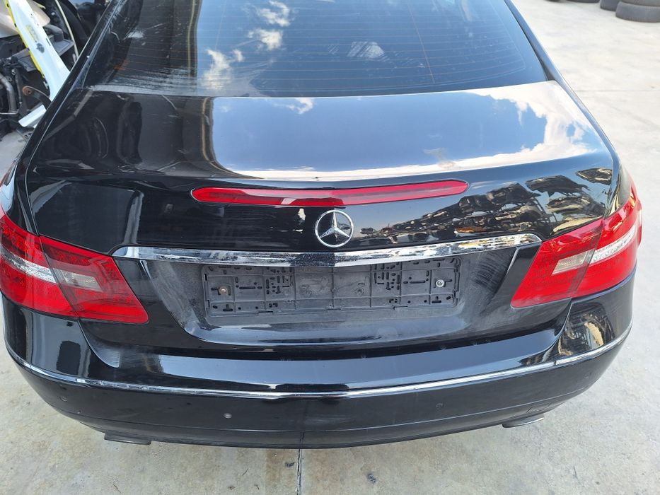 Врата багажник Mercedes E-class coupe  C207 / Мерцедес Е класа купе 2011г.