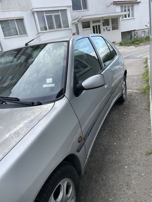 Продавам пежо 306