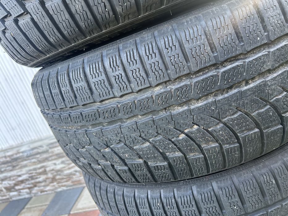 Vand cauciucuri  iarna 235/45 r19 ca noi