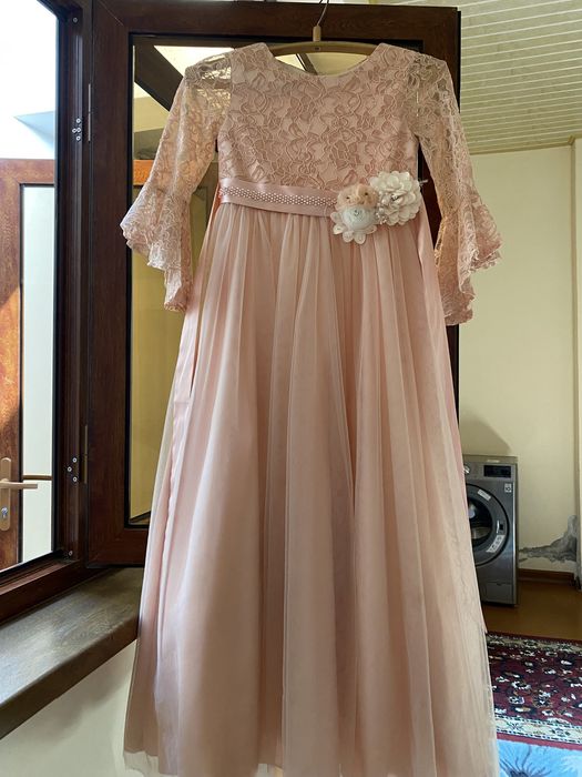 Красивая модная платье