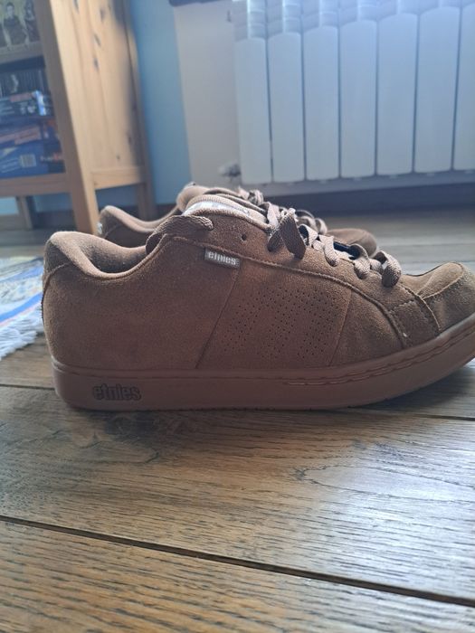 Обувки Etnies ( чисто нови)