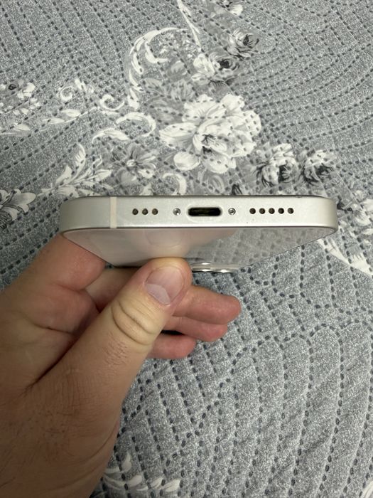 Продам IPhone 13 на 128Гб