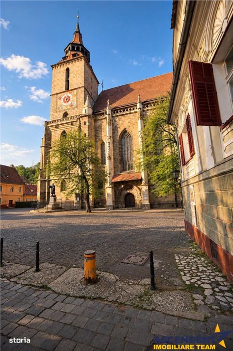 Casa cu 3 apartamente independente, locatie premium, aria Biserica Nea