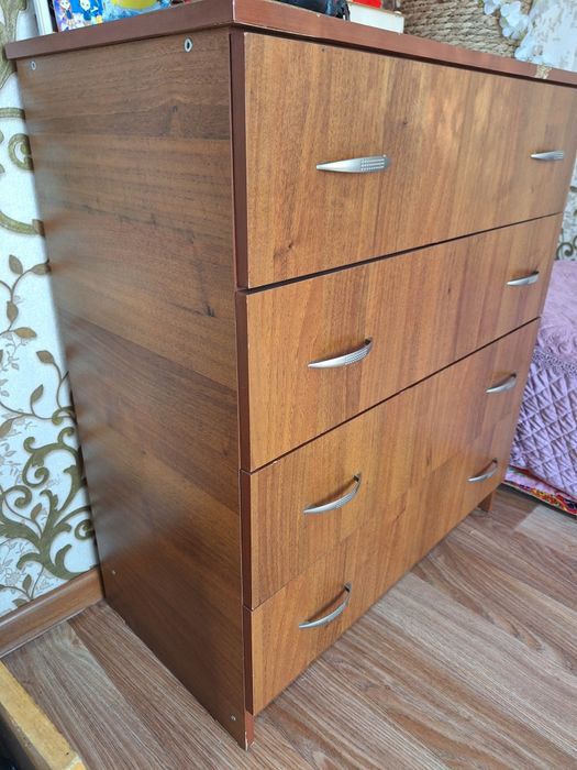 Продам Камод. Ореховый