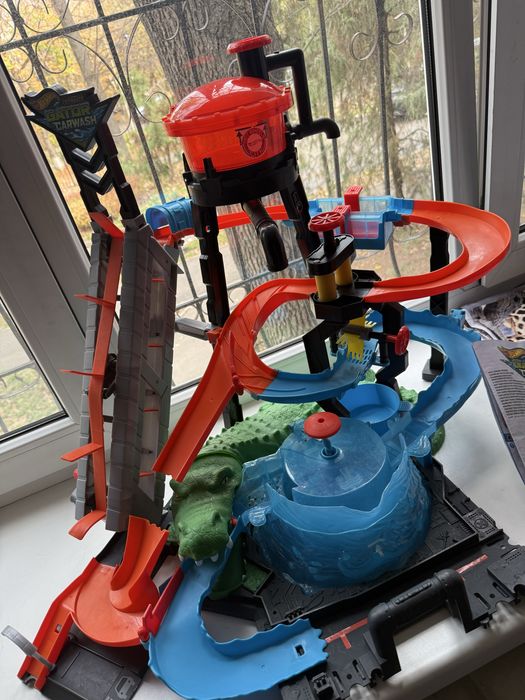 Трек Hot Wheels, б/у в отличном состоянии