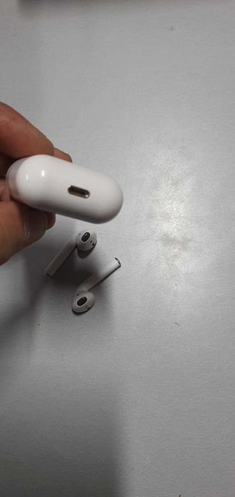 Vând căști wireless bluetooth, hd Audio...extra bass si Evo Buds!