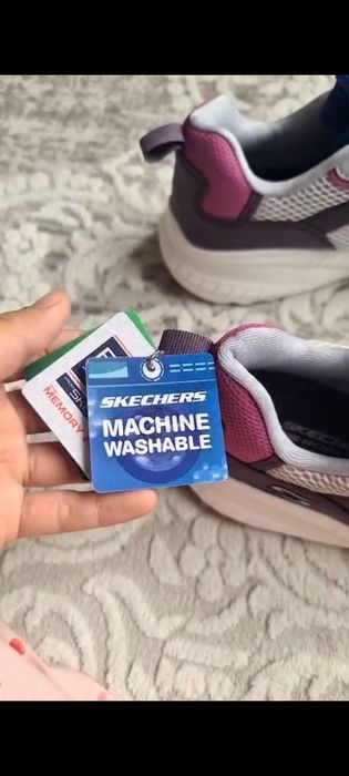 Новые кроссовки Skechers BOBS