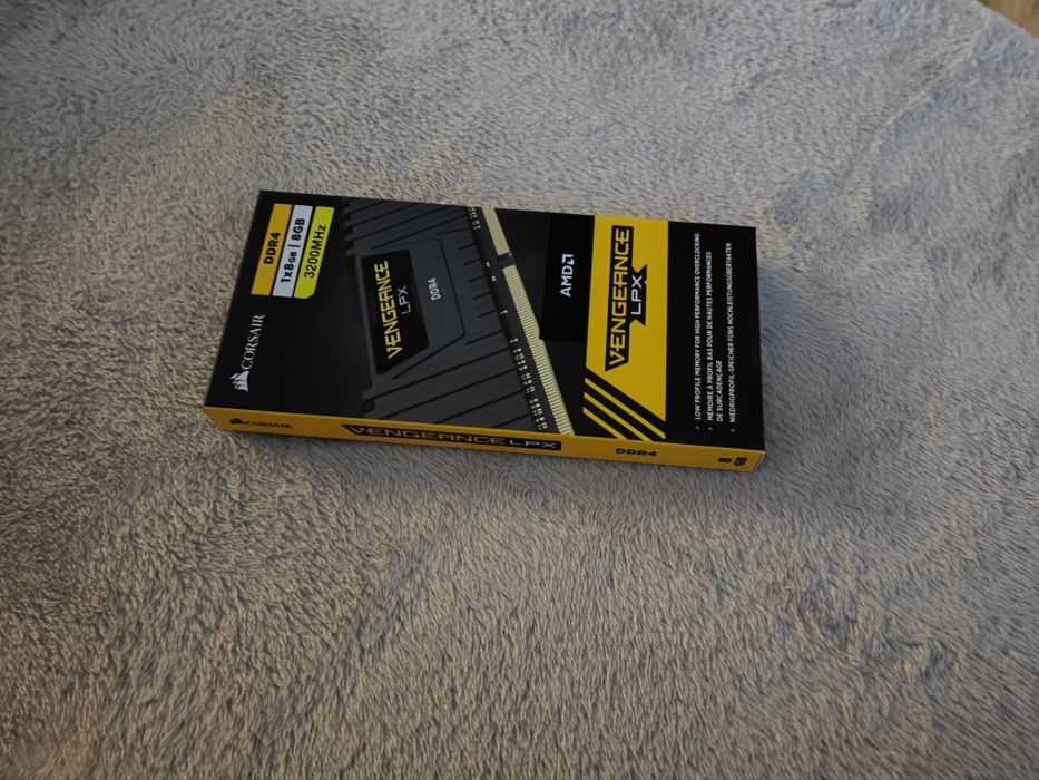 Vengeance 8GB DDR 4 3200 MHZ ram nou sigilat