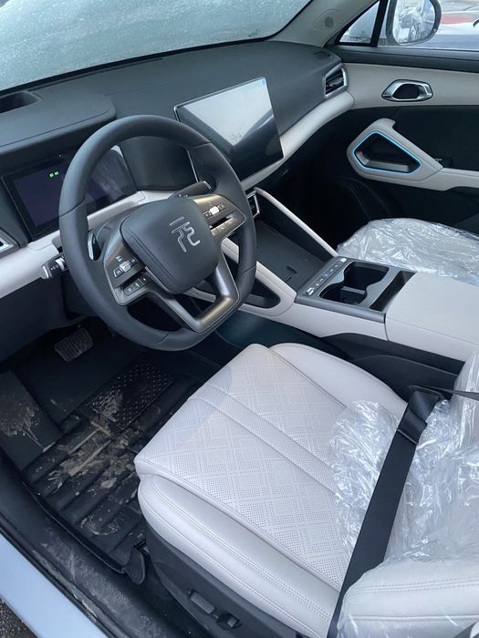 Byd Yuan Up 3 pozitsiya