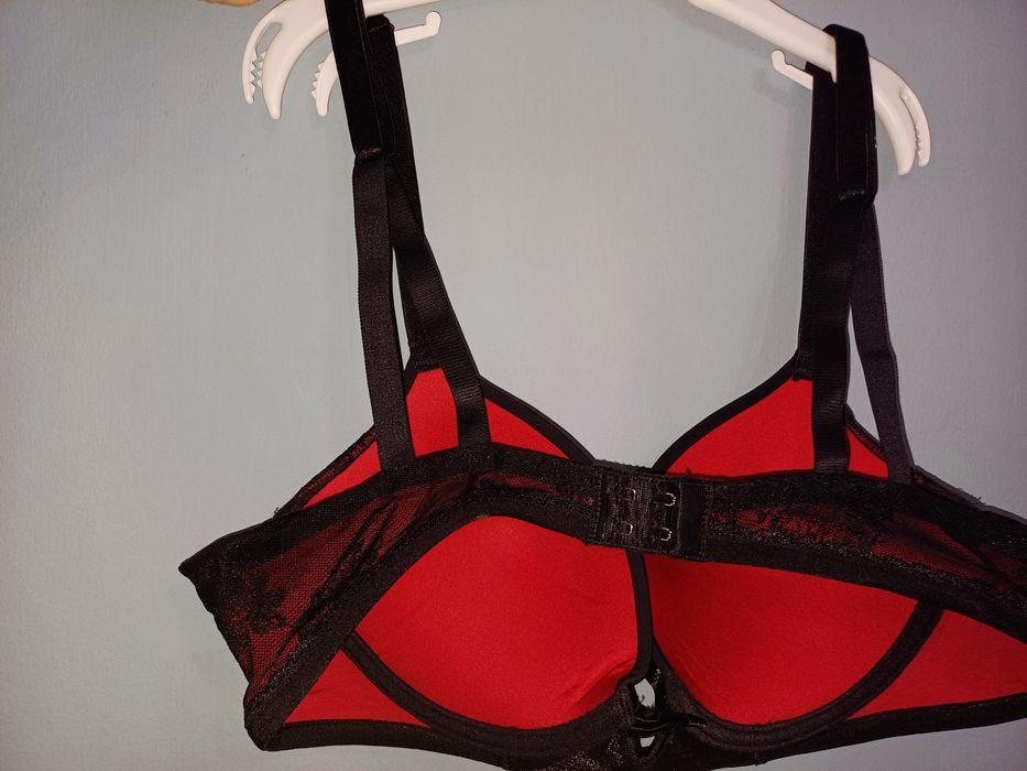 Triumph    сутиен 75 A