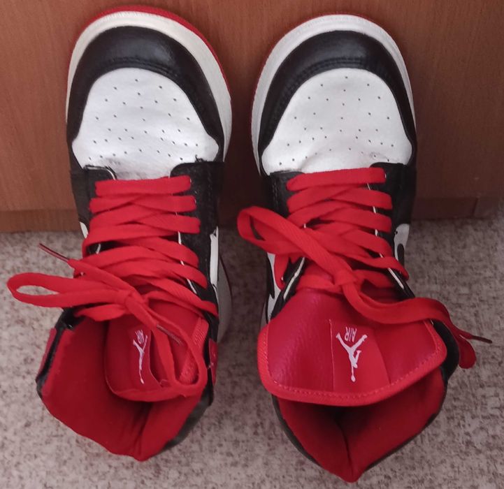 Спортивные кроссовки AIR