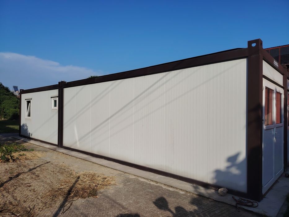 Vând modul  60 mp din 4 containere cu  panouri sandwich- baie, instalație electrică