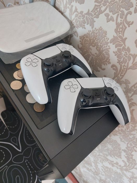 Продам джойстики PS5