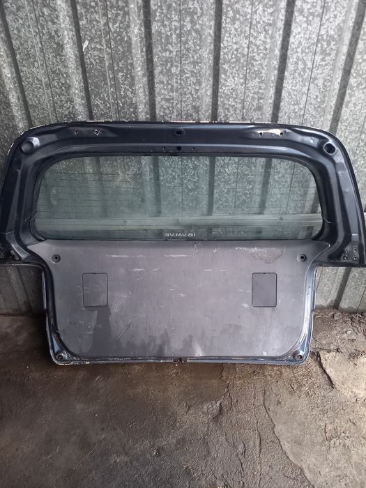 Карина е крышка универсал.