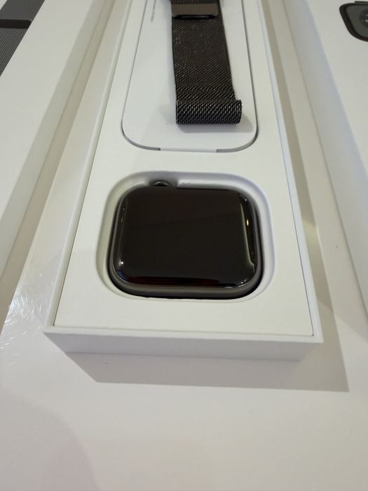Apple Watch Series 8 45mm Graphite Stainless Steel