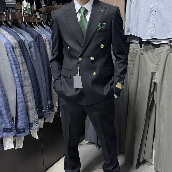 Два костюма тройки