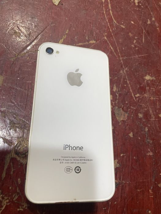Продам Iphone 4s 16 GB