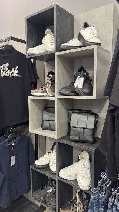 Оборудване за магазин за дрехи