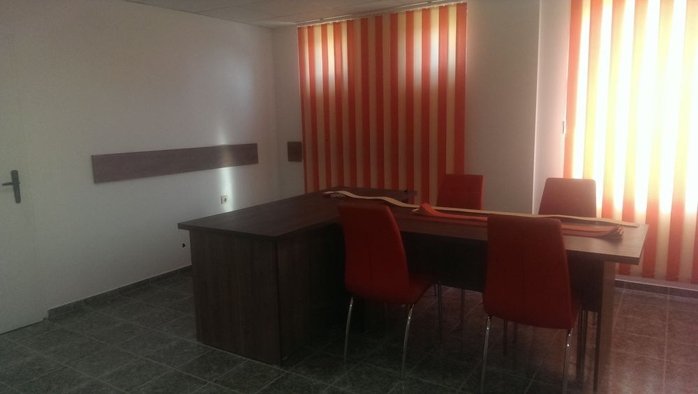 Дава се под наем Офис в Стара Загора, Център - 88 кв.м за 255 € - Снимка #5