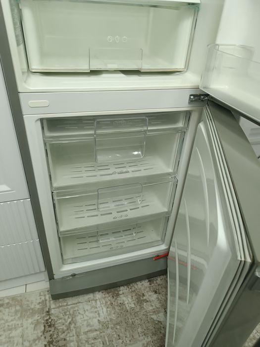 Продам холодильник LG