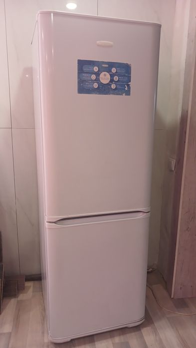 Продам холодильник