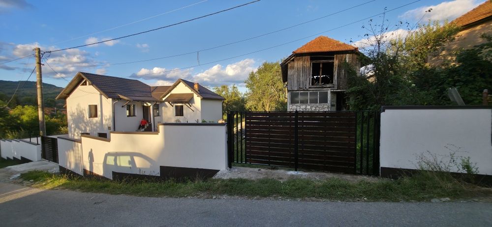 Casa deosebita in Valeni-Dambovita