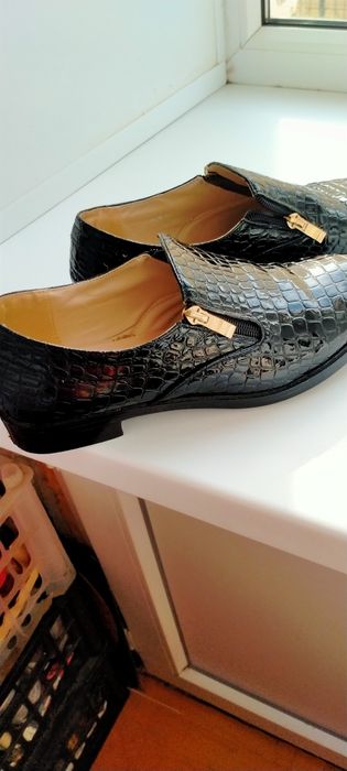 Продам женские туфли