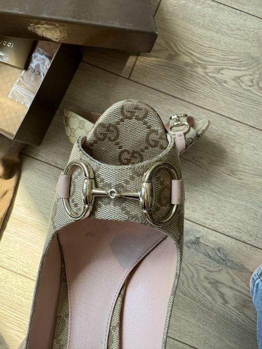 Продам босоножки оригинал gucci