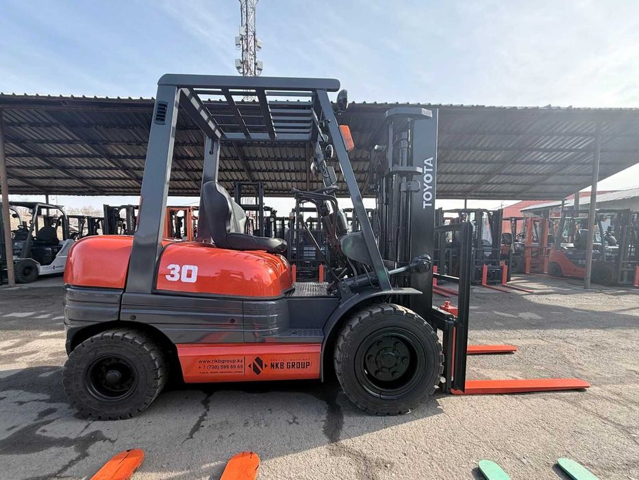 Вилочный погрузчик TOYOTA 6FG30