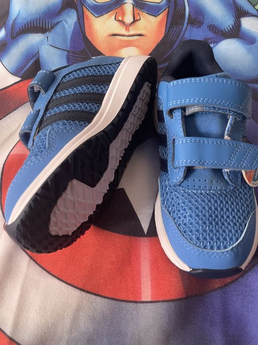 Adidas ghete / adidasi mar 27 noi