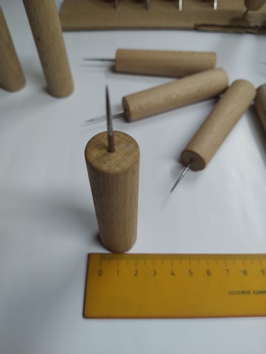 Продавам шило с дървена дръжка