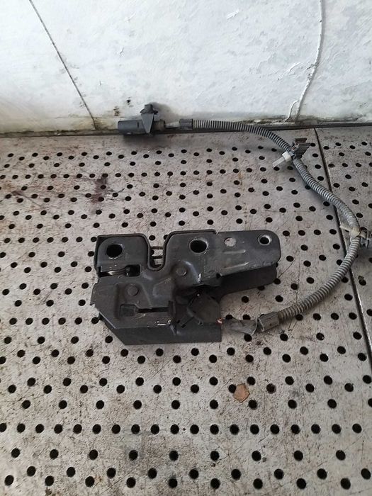 Broasca capota vw caddy 3 2k 2c