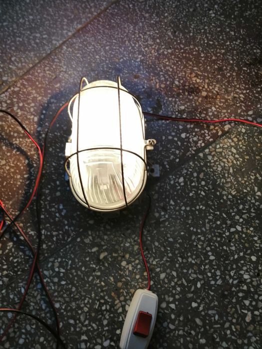 Lampa cu bec (intrerupator)