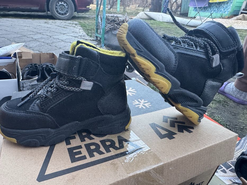 Продам осений потинки для малчика