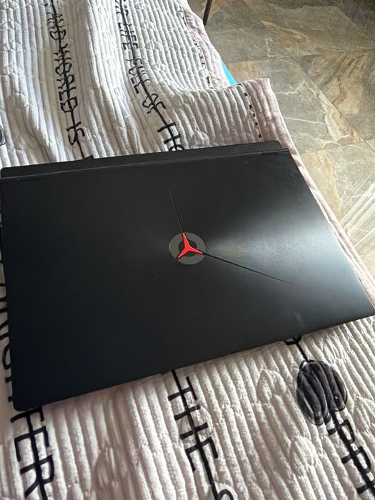 Ноутбук Lenovo Y-7000