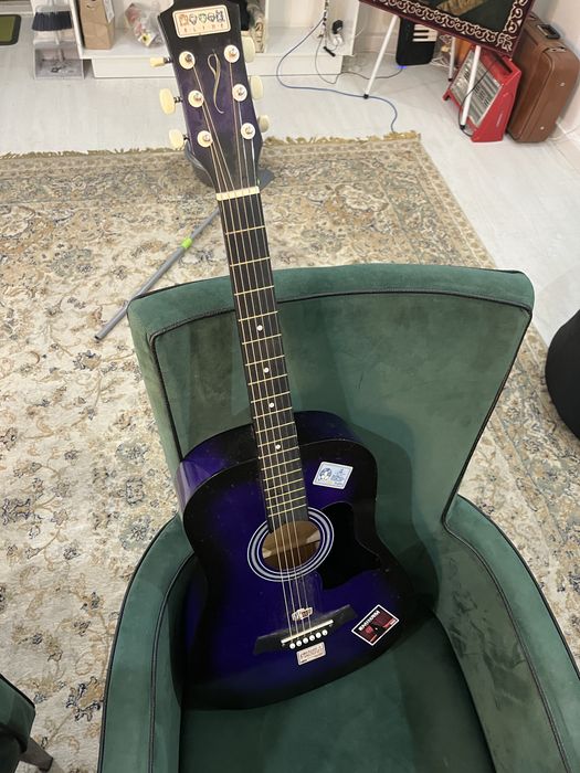 Продам гитару акустическая