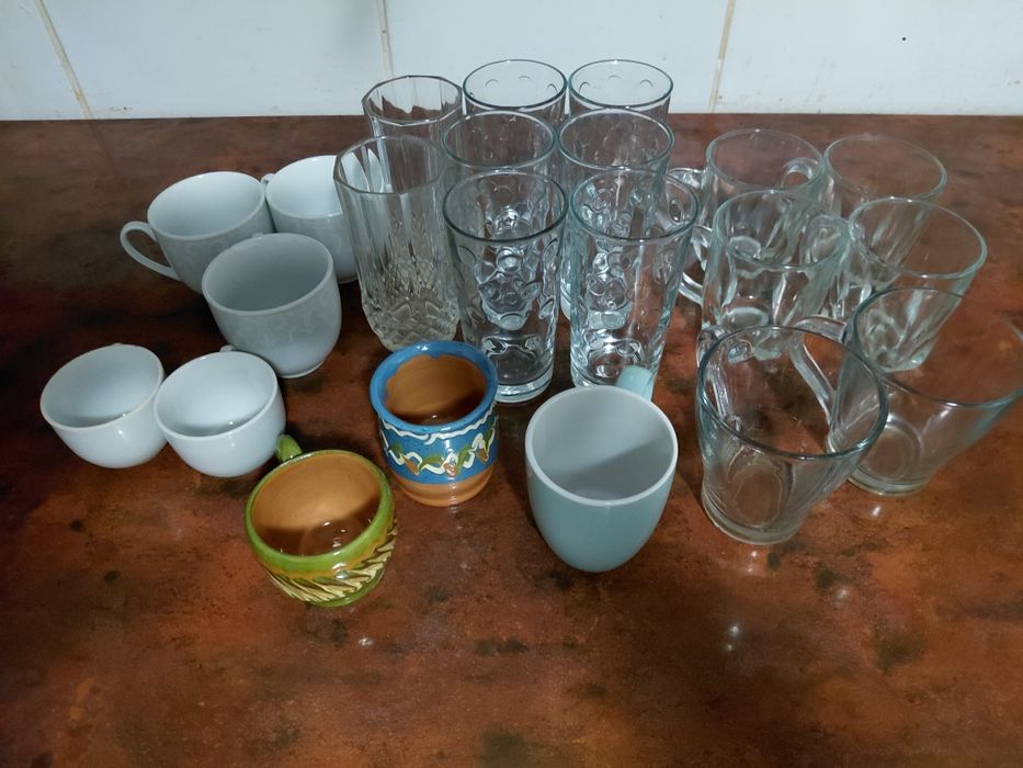 Farfurii și pahare