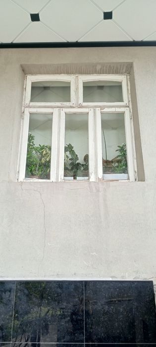 Eshik 2ta  razmeri 2.30/1.20 romlar 6 ta 1.50/1.40 2ta rom 2/1.40