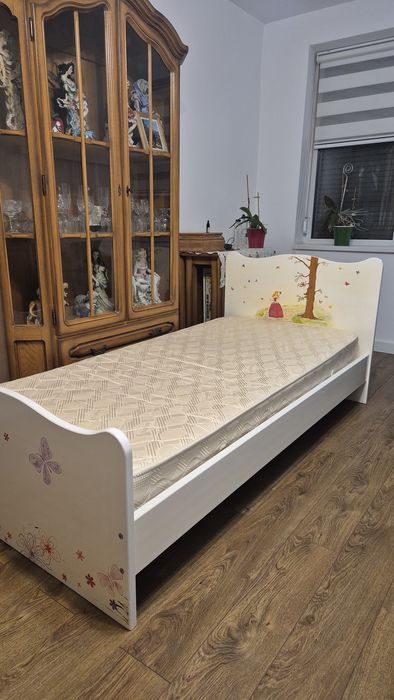 Pat lemn masiv pentru copii.