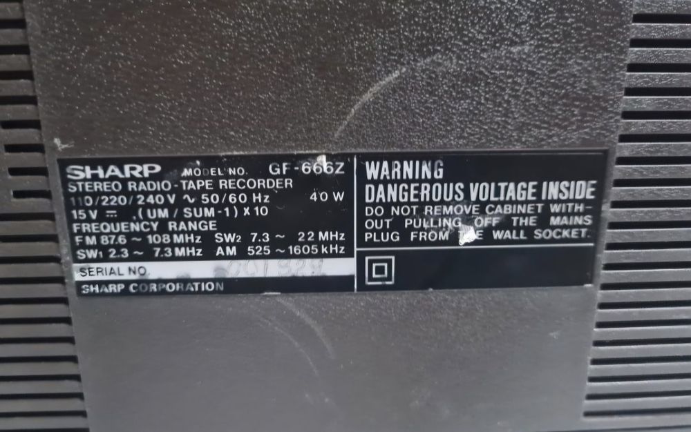 Radio casetofon Sharp GF-666