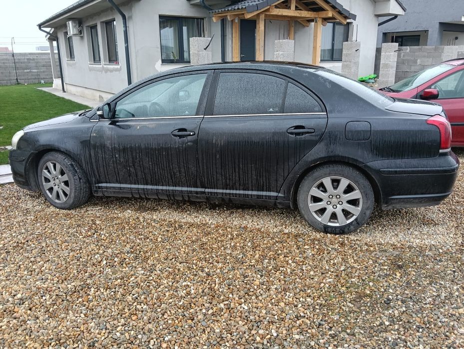 Vând urgent !!! Toyota Avensis 2008