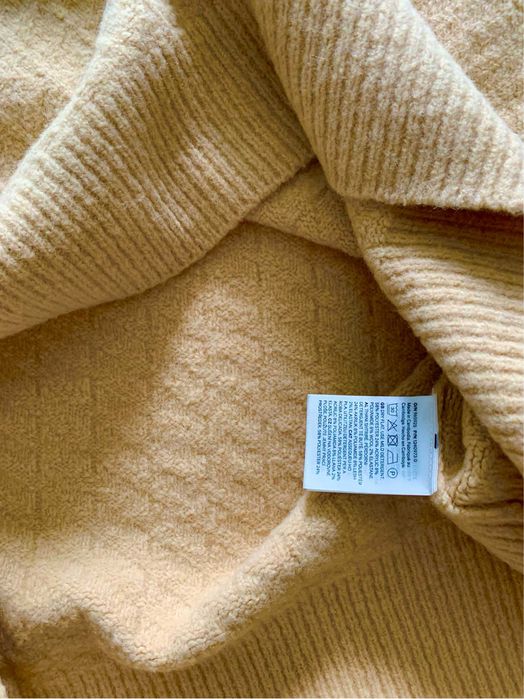 Helancă bărbați din lână, mărime M, NOUĂ, culoare maro camel, aspect luxury