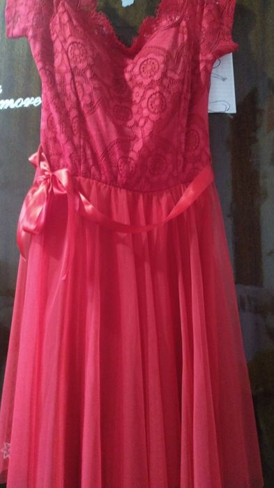 Червена рокля за всеки повод