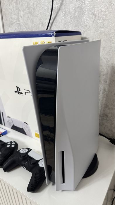 Продам Sony Play Station 5