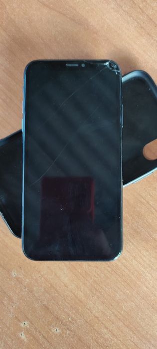 Продам айфон X  в хорошом состояние