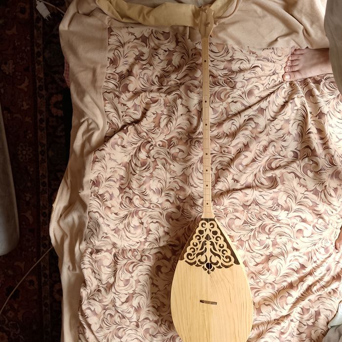 Продаётся домбыра