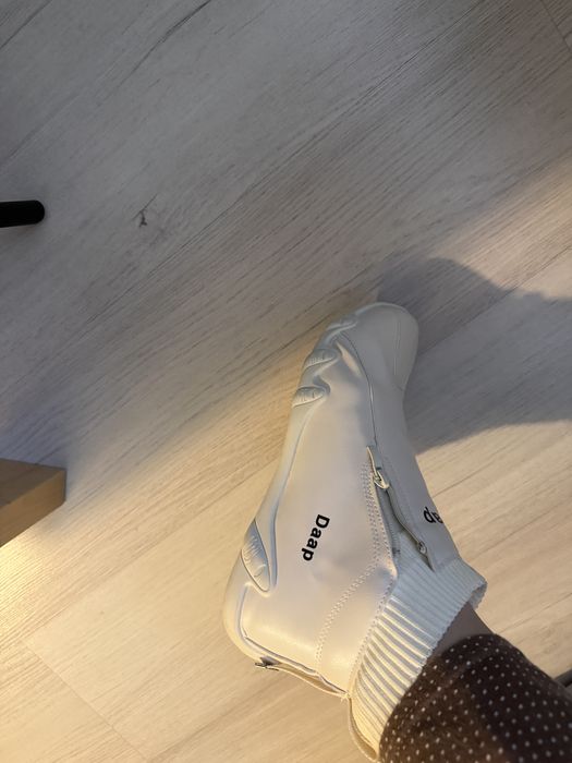 Кроссовки белые! 3000 тг