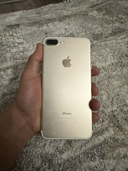 Продам Айфон 7 +