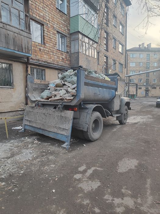Вывоз мусора Зил,есть грузчики